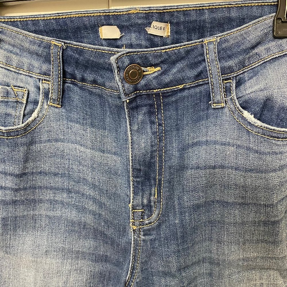 Klique B | Ripped Jeans - Picture 2 of 3
